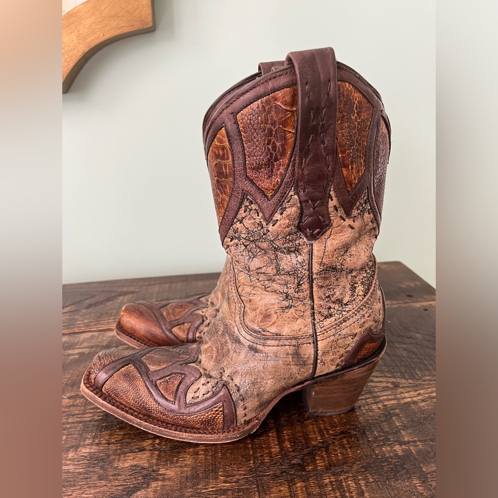 Corral Square Toe Boots, mid height, size 7.5, distressed brown